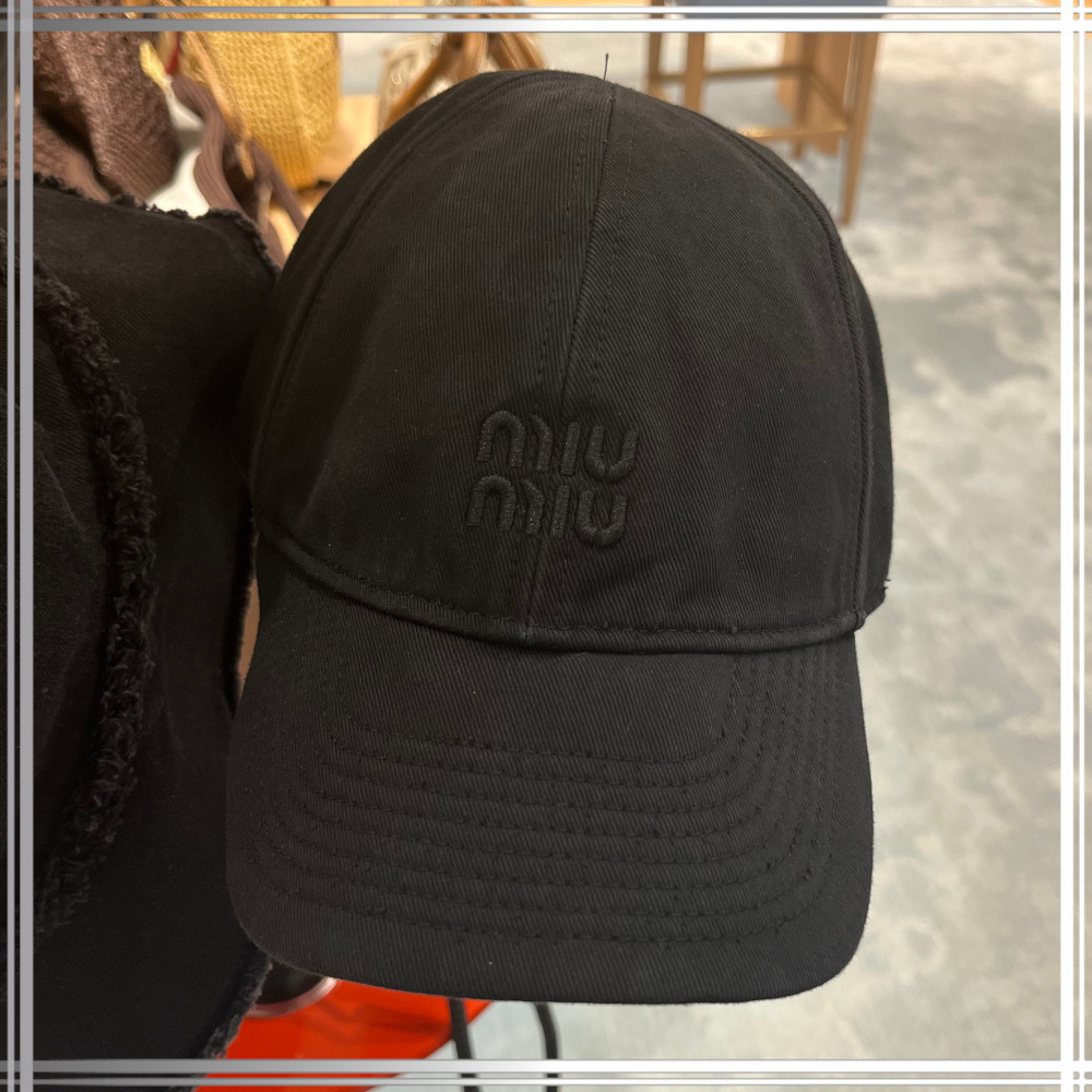 【大人カジュアル】Miu Miu ドリル キャップ ストリート＋抜け感