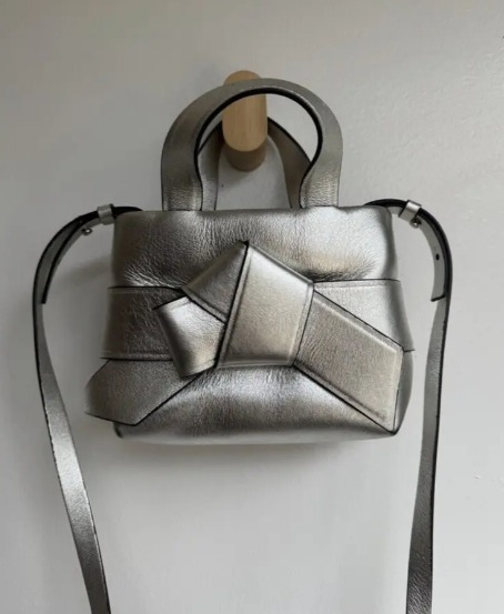 SALE★ACNE STUDIOS★MUSUBIショルダーバッグ☆レア！シルバー