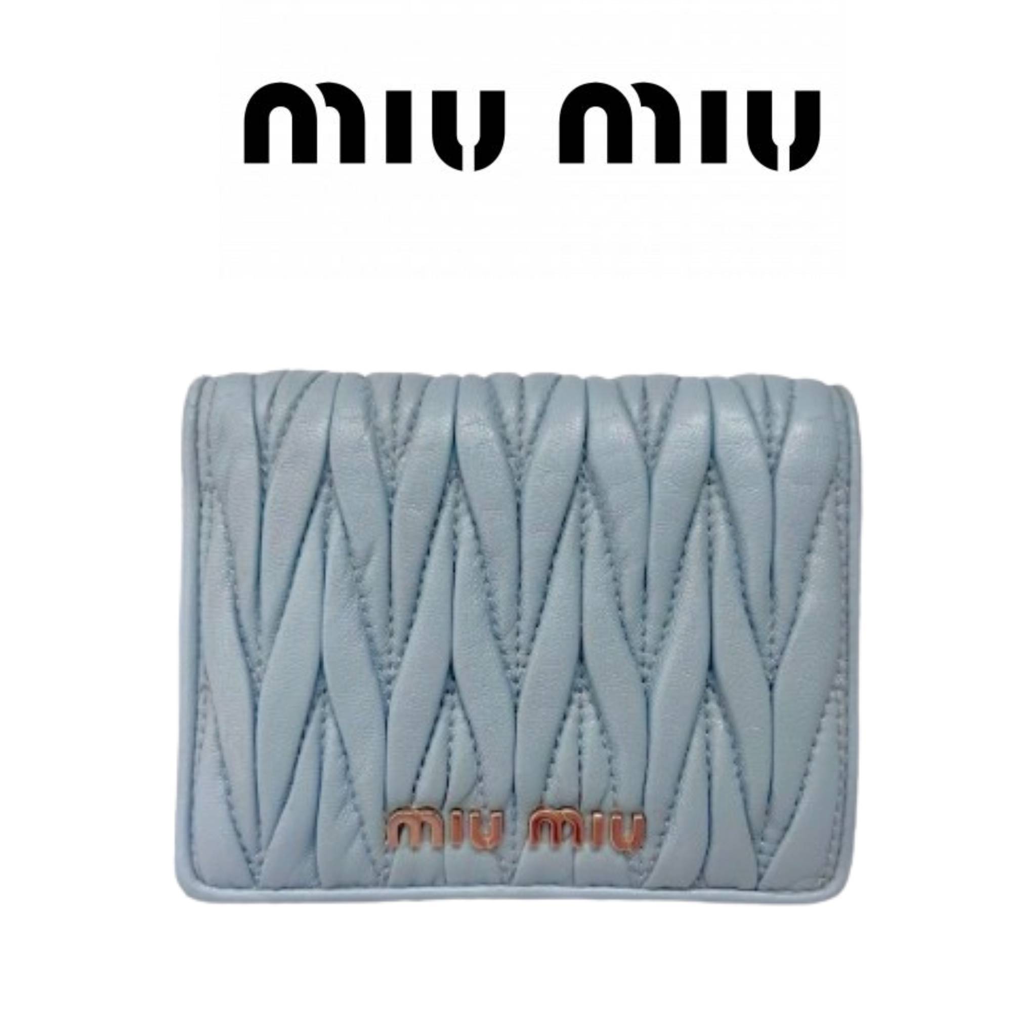 ★送料関税込★MIUMIU マテラッセ 二つ折り 財布