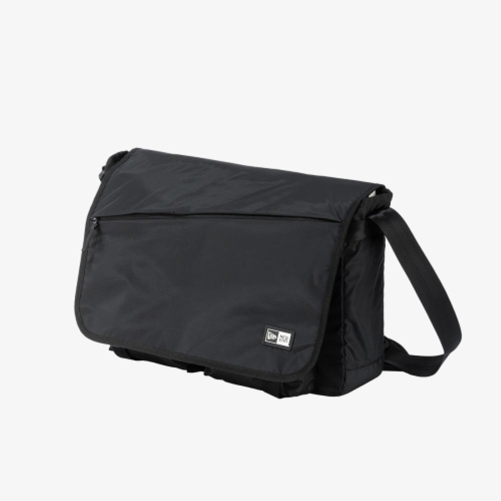 ショルダーバッグ New Era messenger bag black