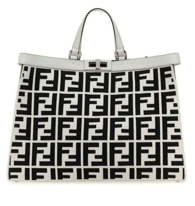 FENDI FFモチーフ エックストート
