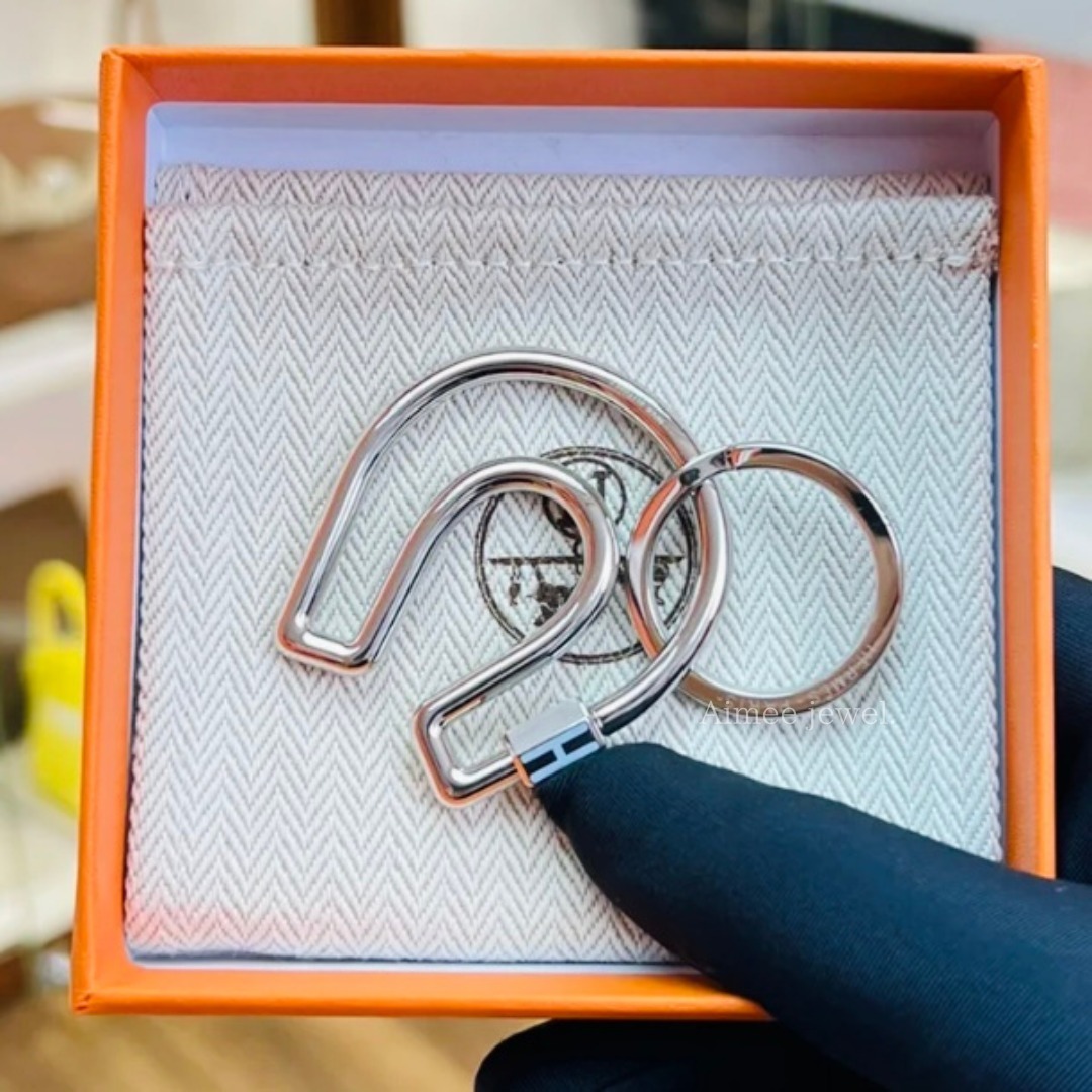 ＊すぐ届く【HERMES】キーホルダー《フェール・ア・シュヴァル》