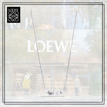 LOEWE直営店 スターリングシルバーの座る人形ペンダント ペンダント ネックレス スモール (スターリングシルバー