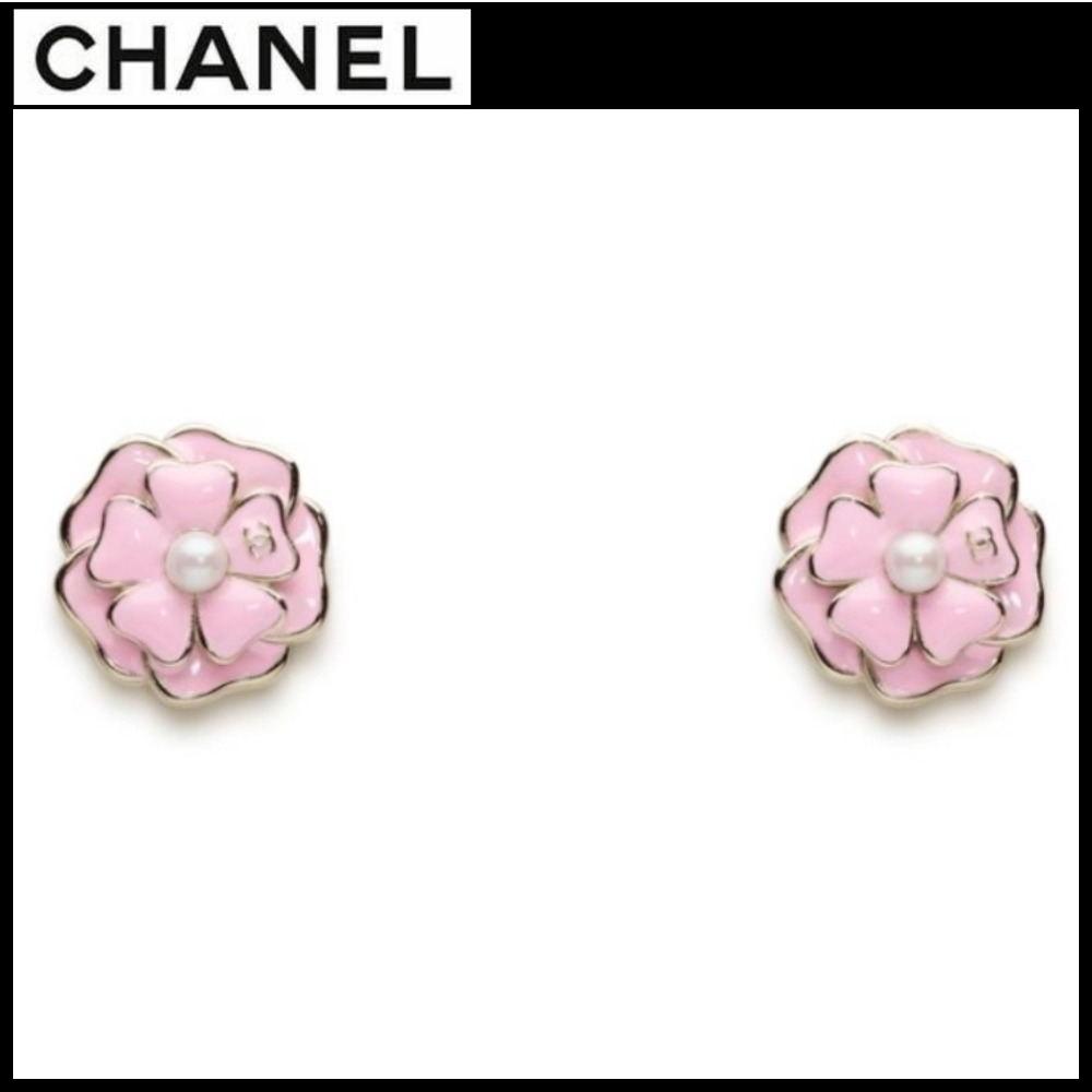 可愛さを纏う【CHANEL】カメリア パール ピンク ピアス CCロゴ