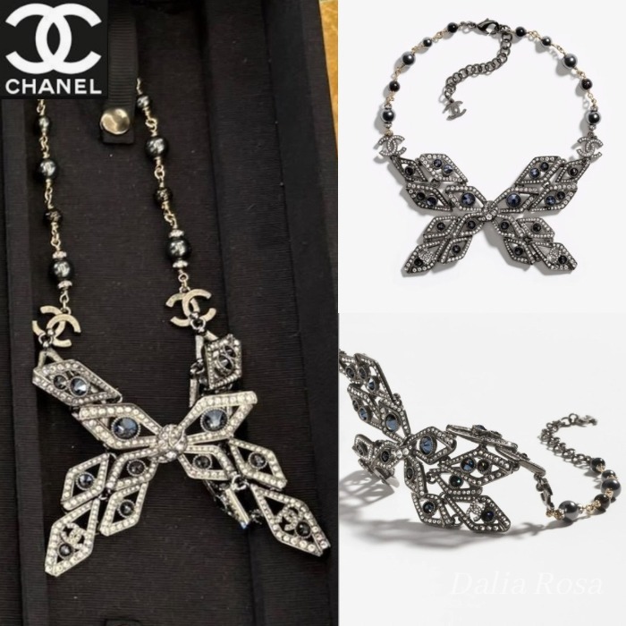 蝶のきらめきに心ときめく♡【CHANEL】パピヨンネックレス