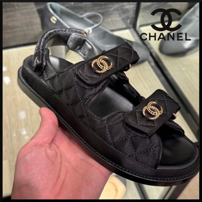 【ブラックレザーにCCマークがかっこいい☆】CHANEL サンダル