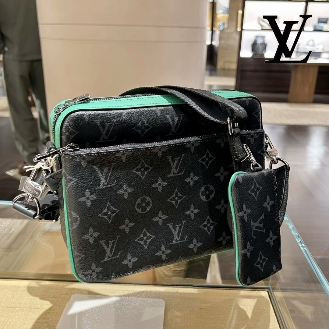 【クール】LouisVuitton ショルダーバッグ トリオメッセンジャー