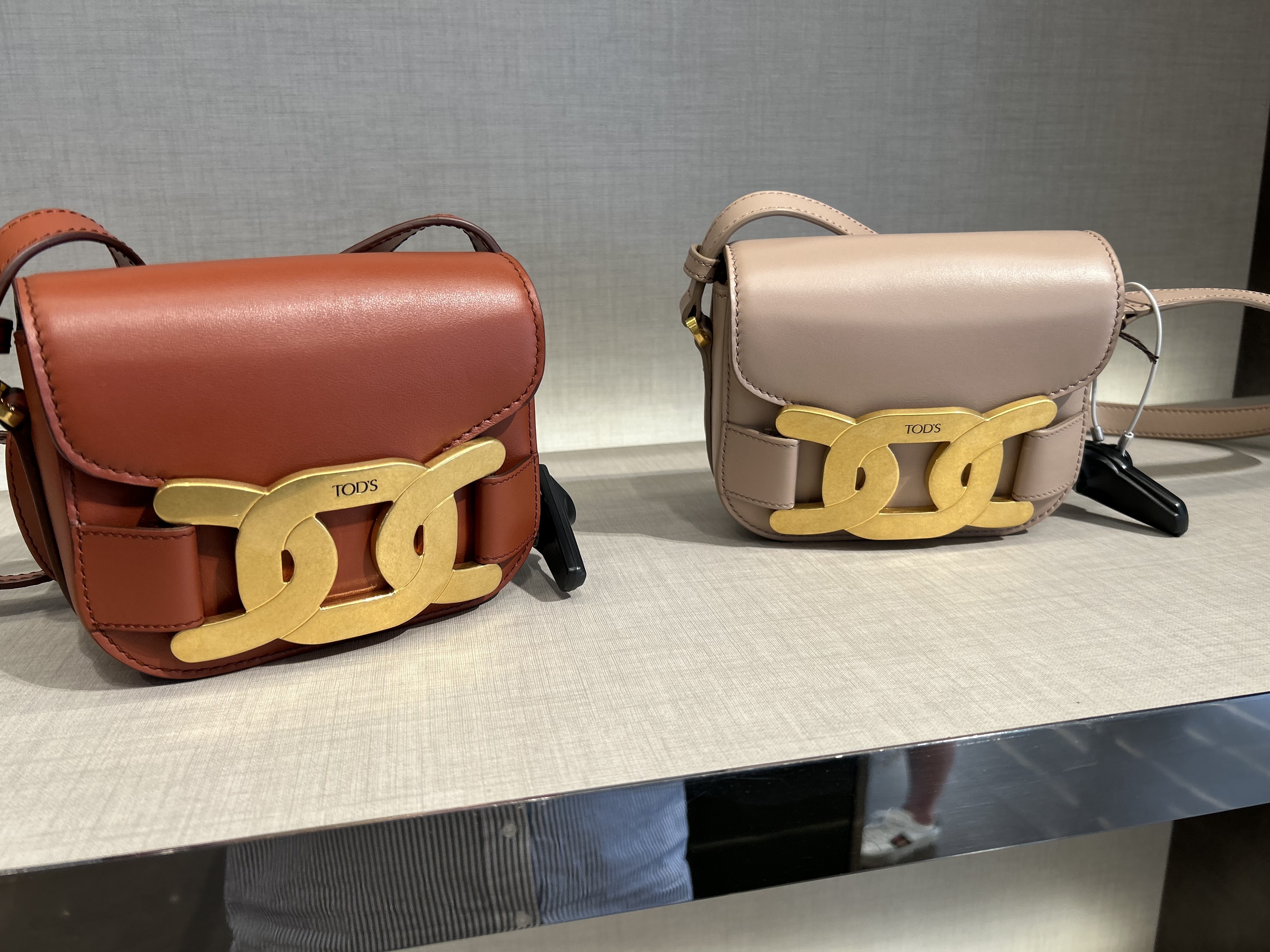 TOD’S ♪ ケイト ♪ クロスボディバッグ