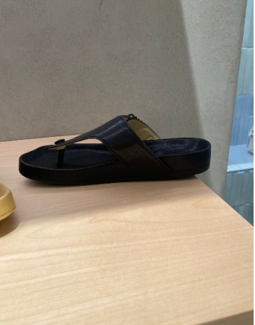 《LOEWE》サンダル
