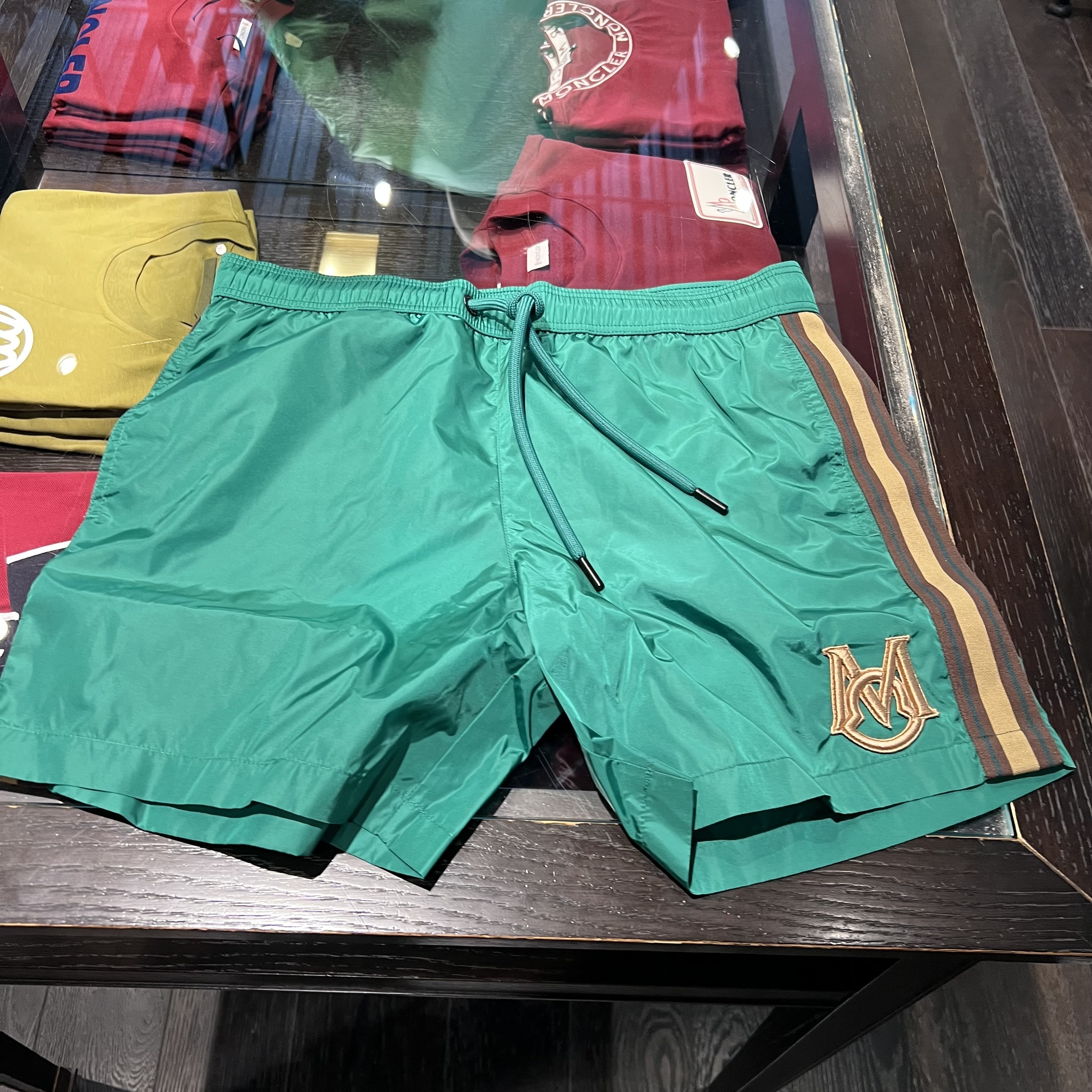 MONCLER新着2024SS際立つお洒落スイムショーツ2C000 BOXER MARE