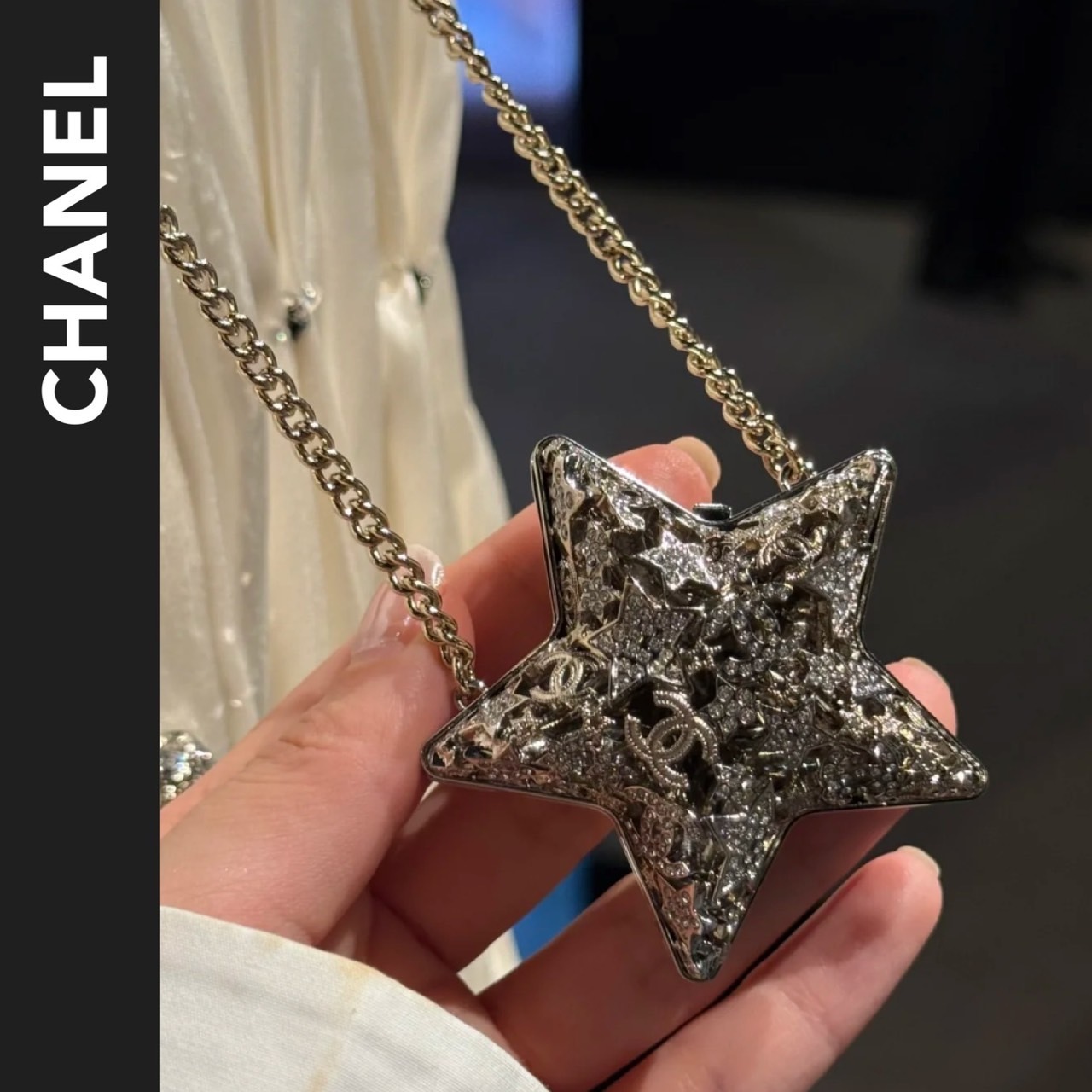 スターが輝く♪【CHANEL】25A ロング ペンダントネックレス