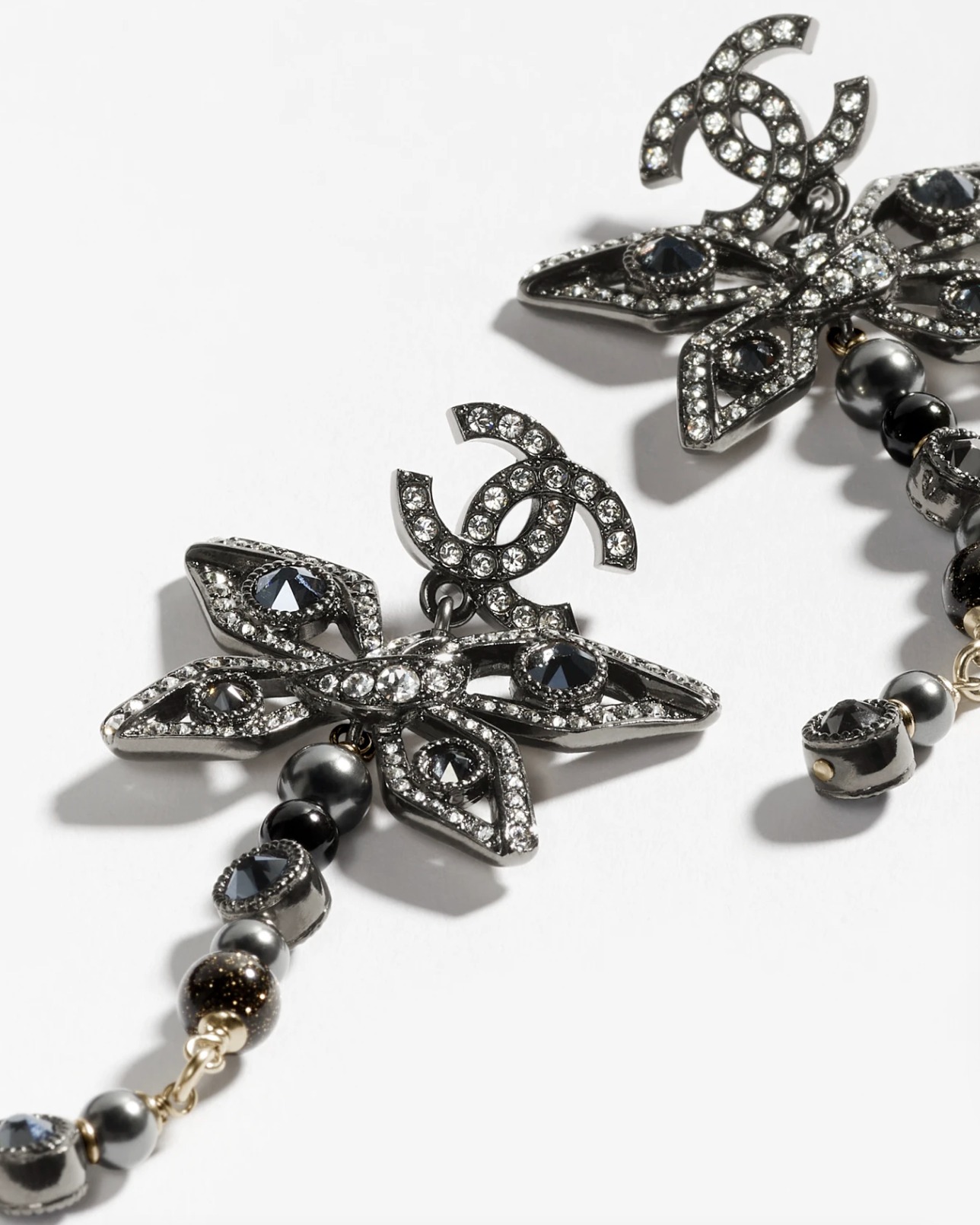 《エレガントな蝶々モチーフ☆》CHANEL シャネル ピアス