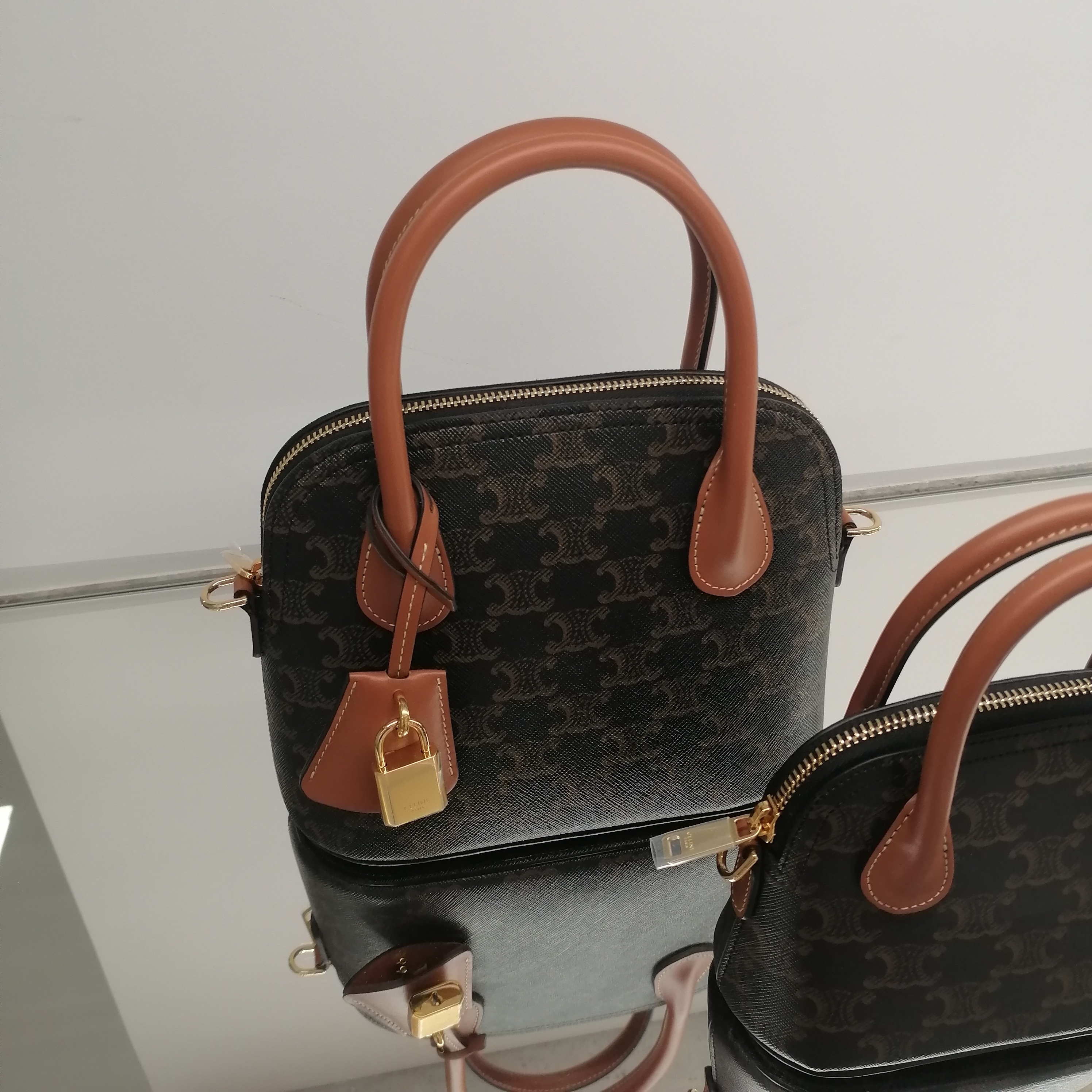 CELINE☆ティーン向けオノリーヌバッグ