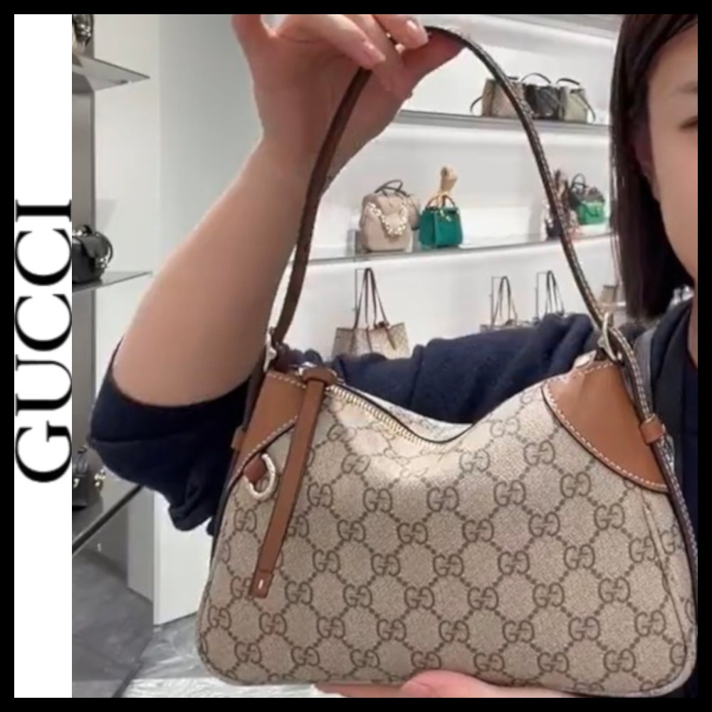 国内買付【GUCCI】〔GGエンブレム〕スモール ショルダーバッグ