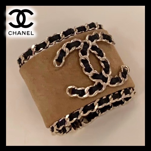 25A★大人可愛いデザイン♪使い勝手抜群☆【CHANEL】バングル