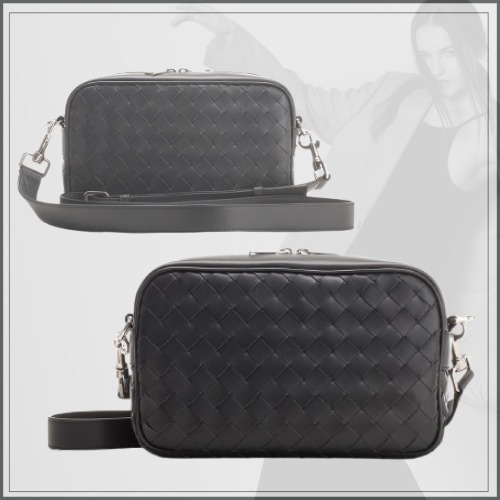 BOTTEGA VENETA◆イントレッチオ カメラバッグ レザー