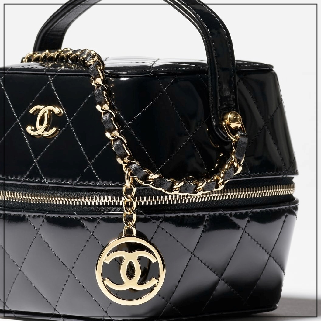 《かわいいフォルム♡》CHANEL ヴァニティケース Black 25A