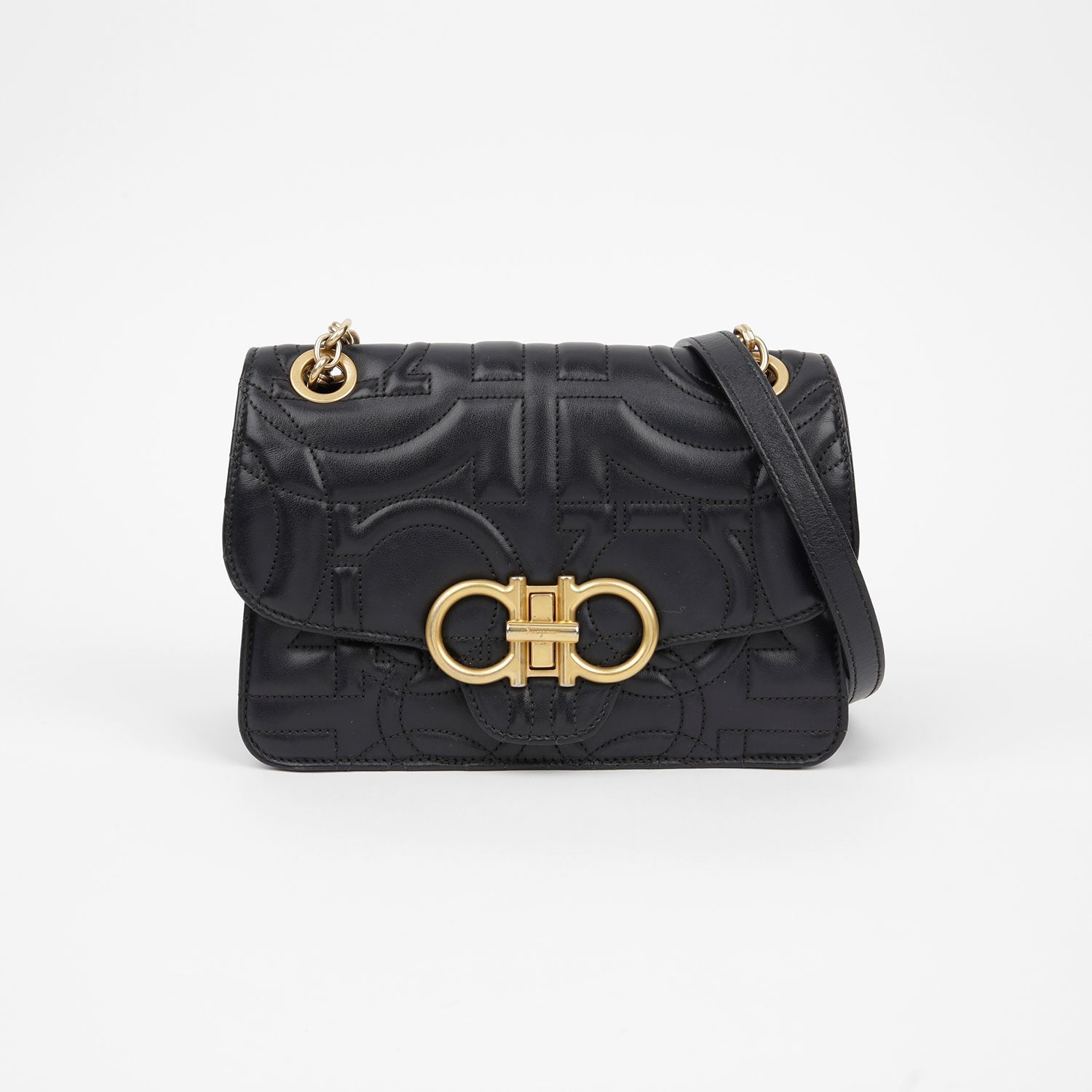 ferragamo■カンチーニ キルティング フラップ ショルダーバッグ