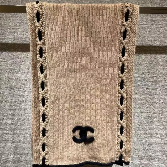 《ワンポイント映え♪》CHANEL ニットマフラー パール編み