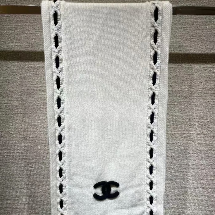 《ワンポイント映え♪》CHANEL ニットマフラー パール編み