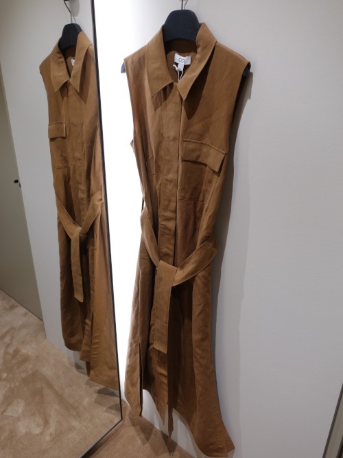 “COS” スリーブレスユーティリティシャツドレス