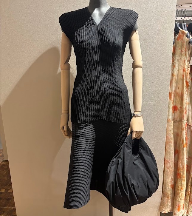 “COS” デザインプリーツボリュームスカート