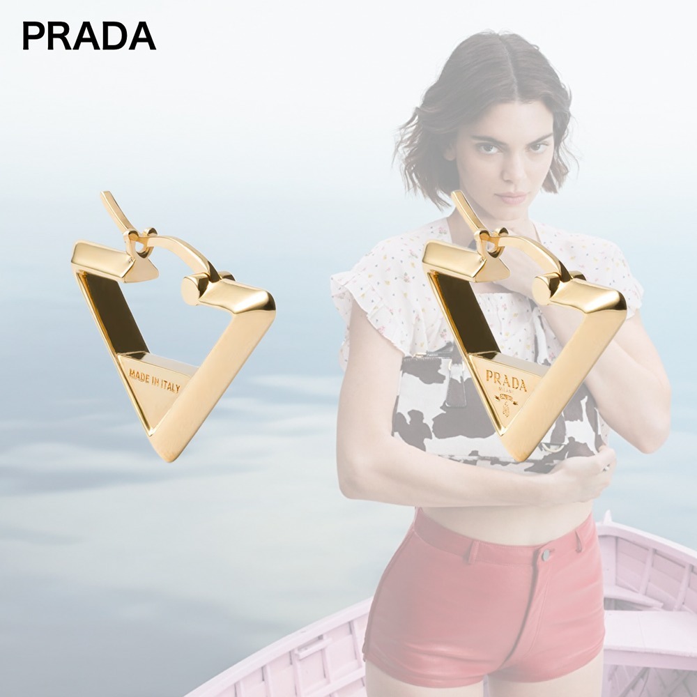 【希少】PRADA メタルトライアングルロゴ 金属製 真鍮 ピアス
