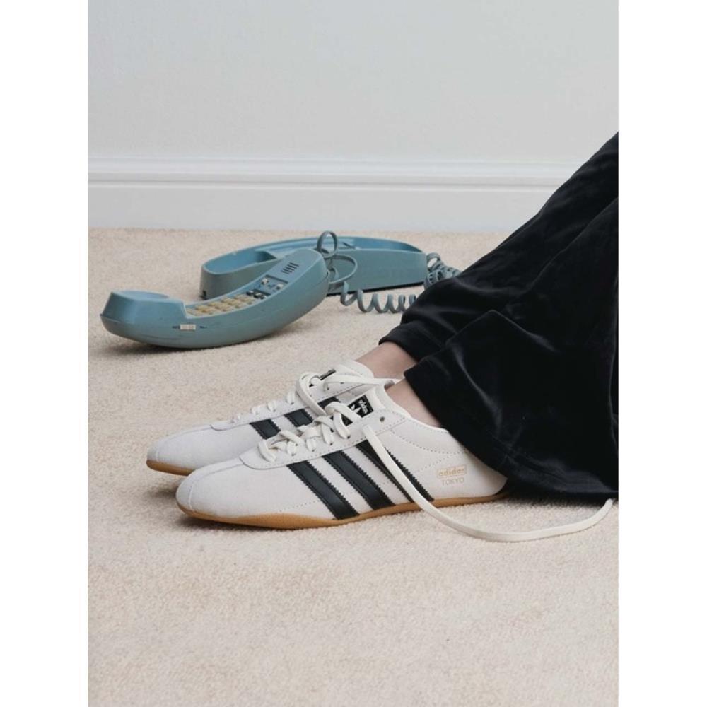 スニーカー adidas TOKYO W JI0182