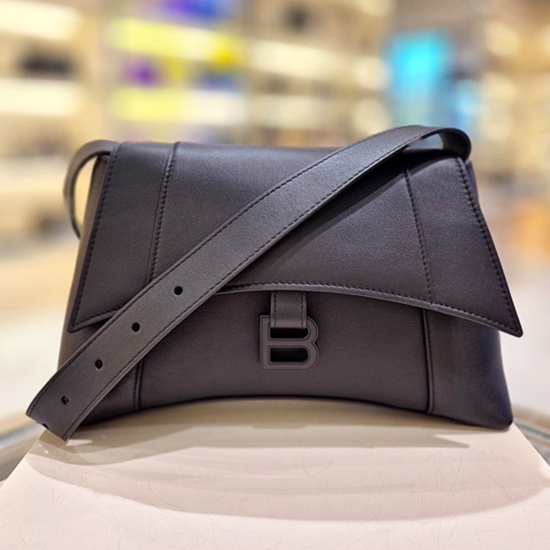 直営店‐BALENCIAGA‐ ショルダーバッグ スモール