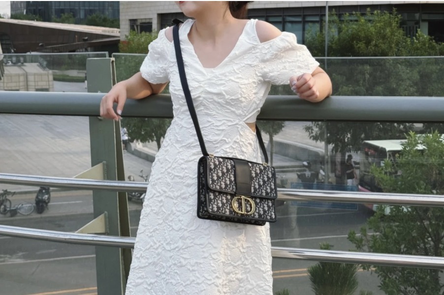 《即発☆人気☆》DIOR 30 MONTAIGNE バッグ