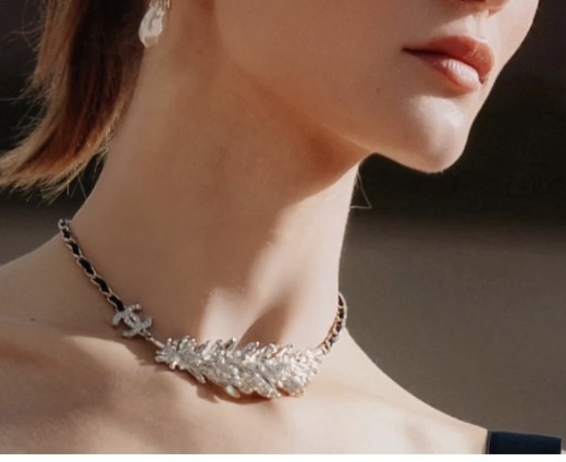 《首元のアクセントに♪》CHANEL ネックレス リーフ