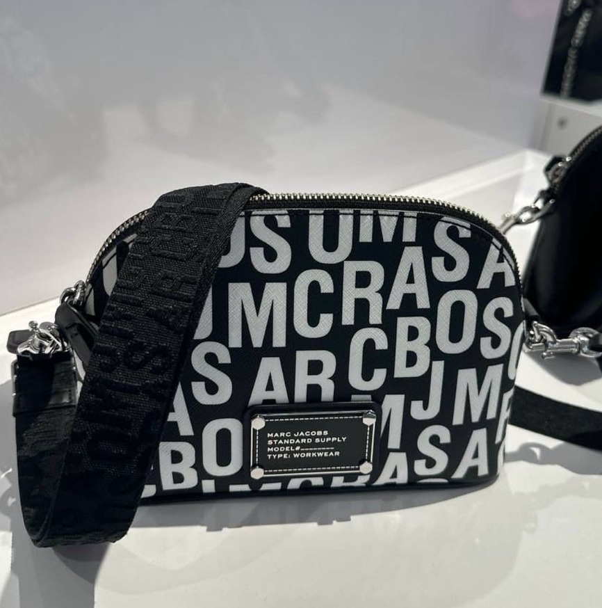 セール☆Marc Jacob Jumbledロゴドーム型クロスボディバッグ
