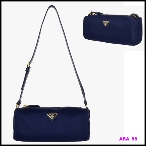 PRADA正規品/送料関税込み Re-Nylon Triangle Logo Shoulder Bag