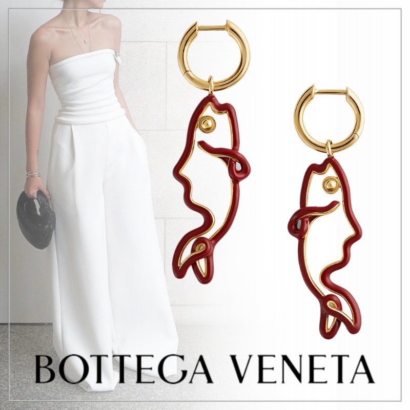 BOTTEGA VENETA◆エナメル仕上げ シルバー フィッシュピアス