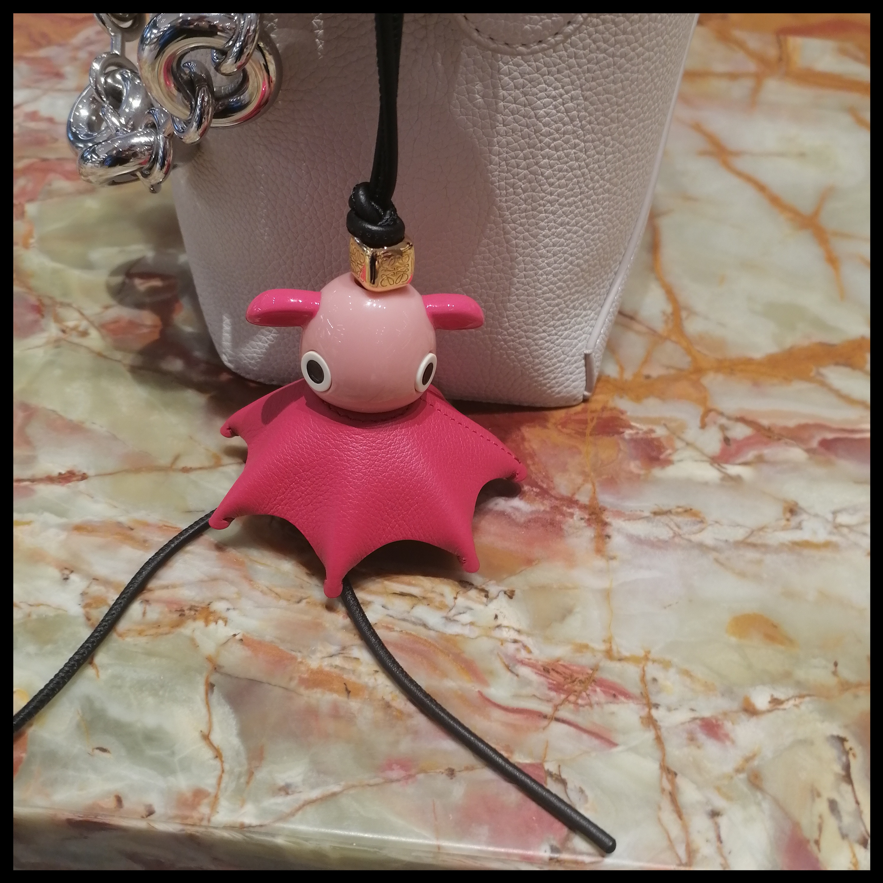 ◆LOEWE◆ ピンク パズ チャーム