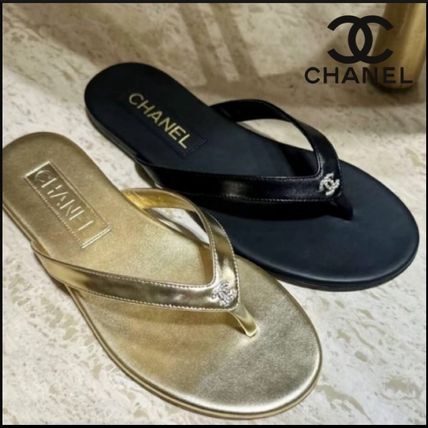 ビーチでも街でも輝く【CHANEL】ビーチサンダル ビーチサンダル - グリッター ツイード & メタル、ホワイト