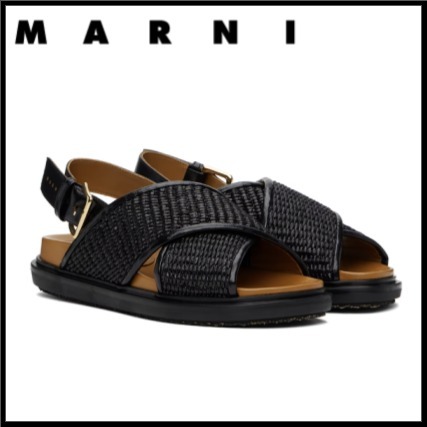 【夏季シーズン】《MARNI》Fussbett サンダル 黒 海【直営店】
