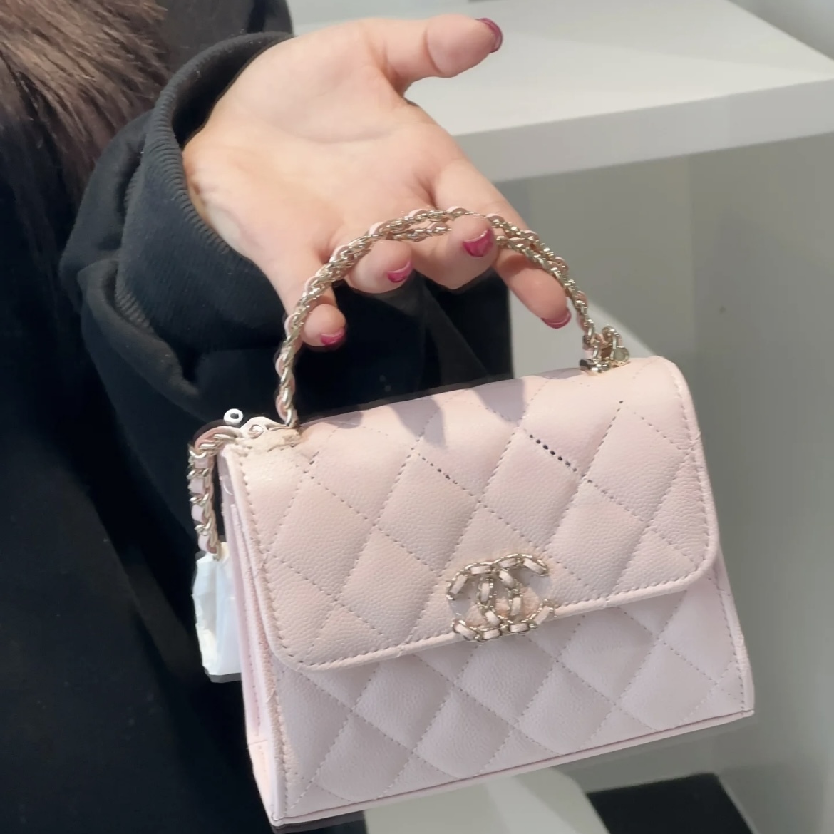 《視線を独り占め♡》【CHANEL】チェーン クラッチ バッグ