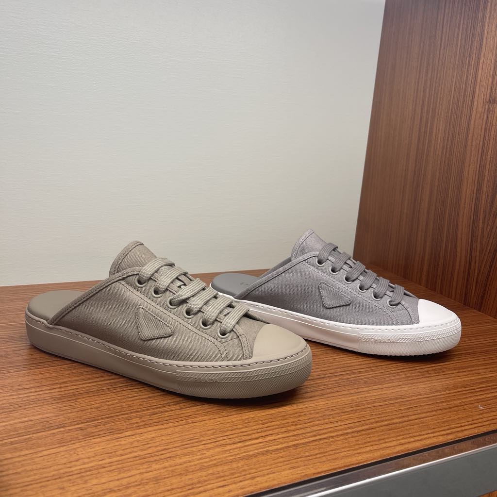 ★ PRADA / プラダ ★ スニーカ ミュール 2EG489