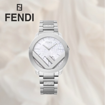 ［FENDI ］フェンディ ロゴ入りラウンドウォッチ