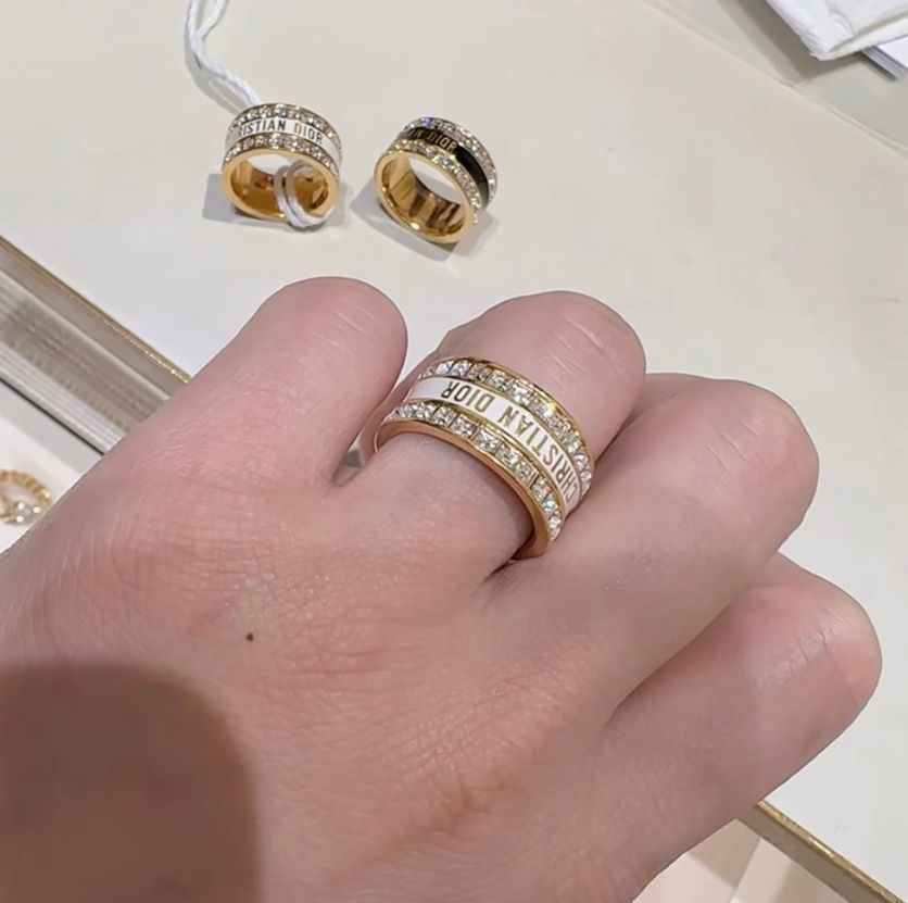 《洗練の存在感を指先に》【DIOR】リング Dior Night Code