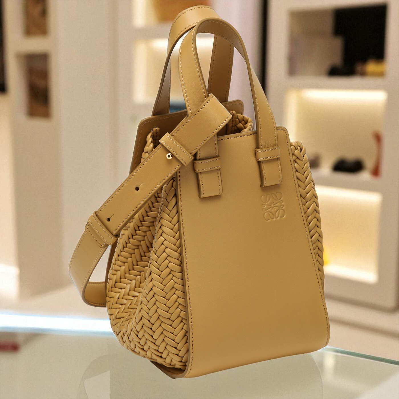 LOEWE サハラレザーハンモックバッグ