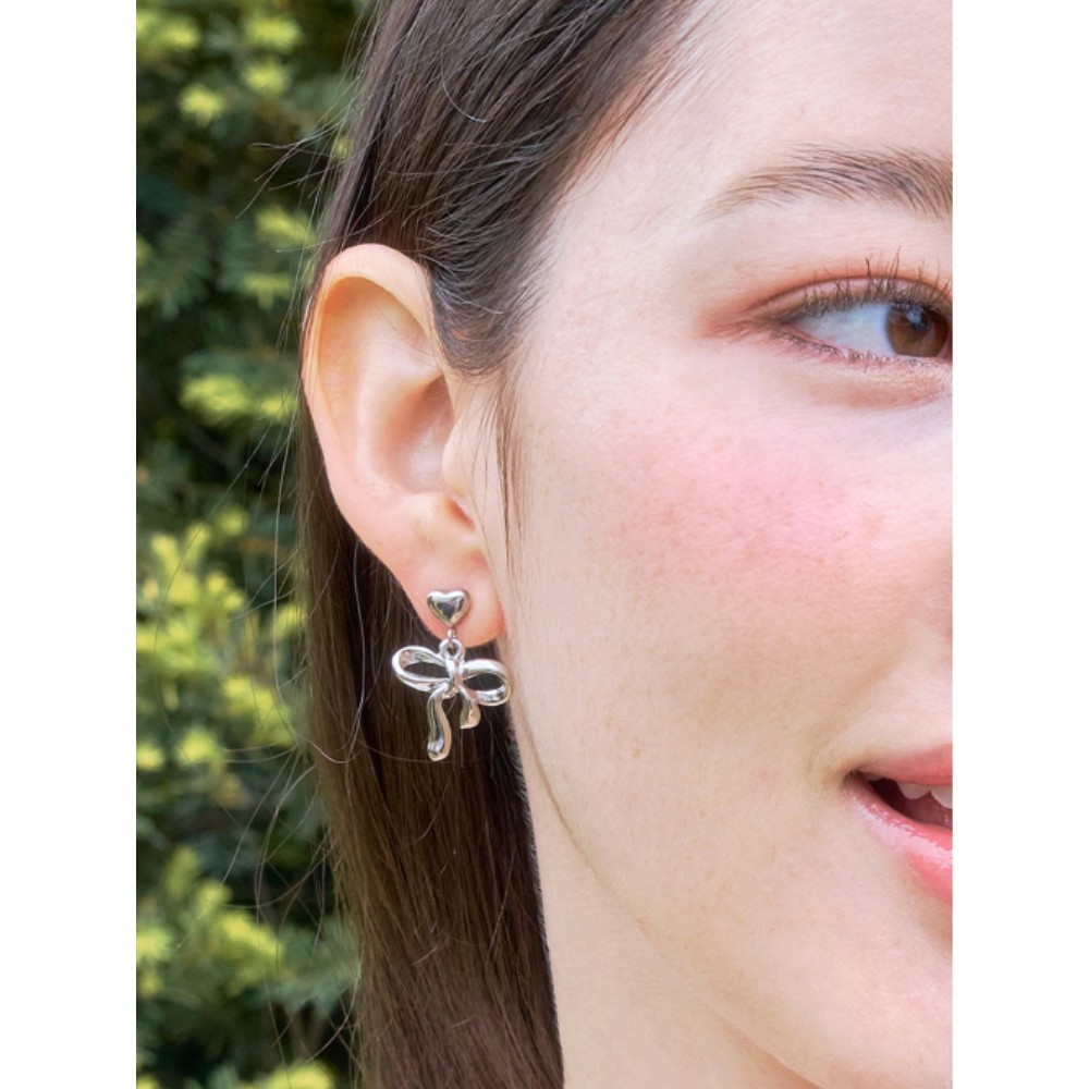 ■ENGBROX■ lissom ribbon heart earring EBEA24026