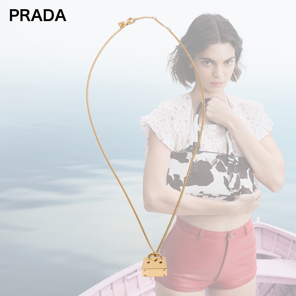 【希少】PRADA ミニバッグチャーム付き ネックレス ゴールド