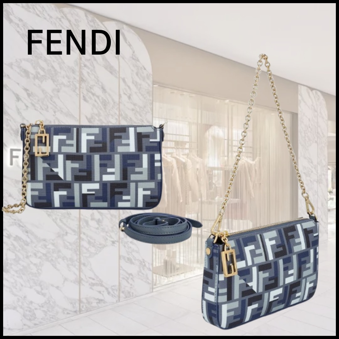 送料関税込♪【FENDI】 バゲット FFプリントポーチ