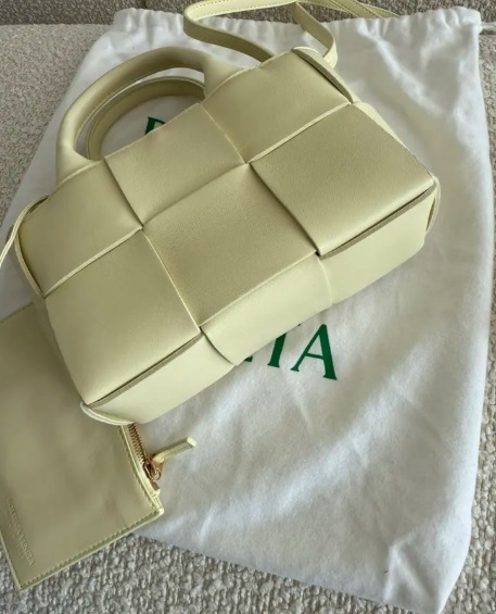 ラストチャンス★BOTTEGA VENETA★スモールアルコ・レア色