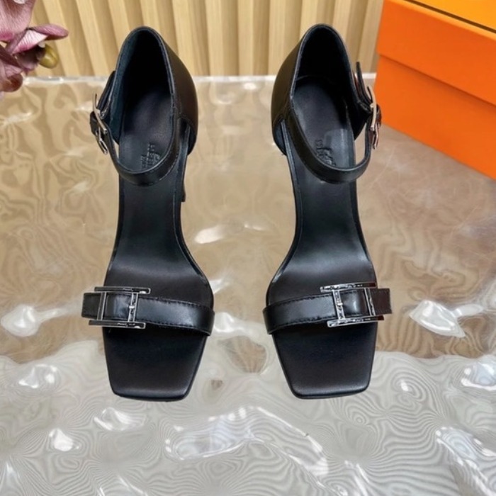 ◆洗練されたデザイン◆【HERMES】サンダル 《ジュディ》 70