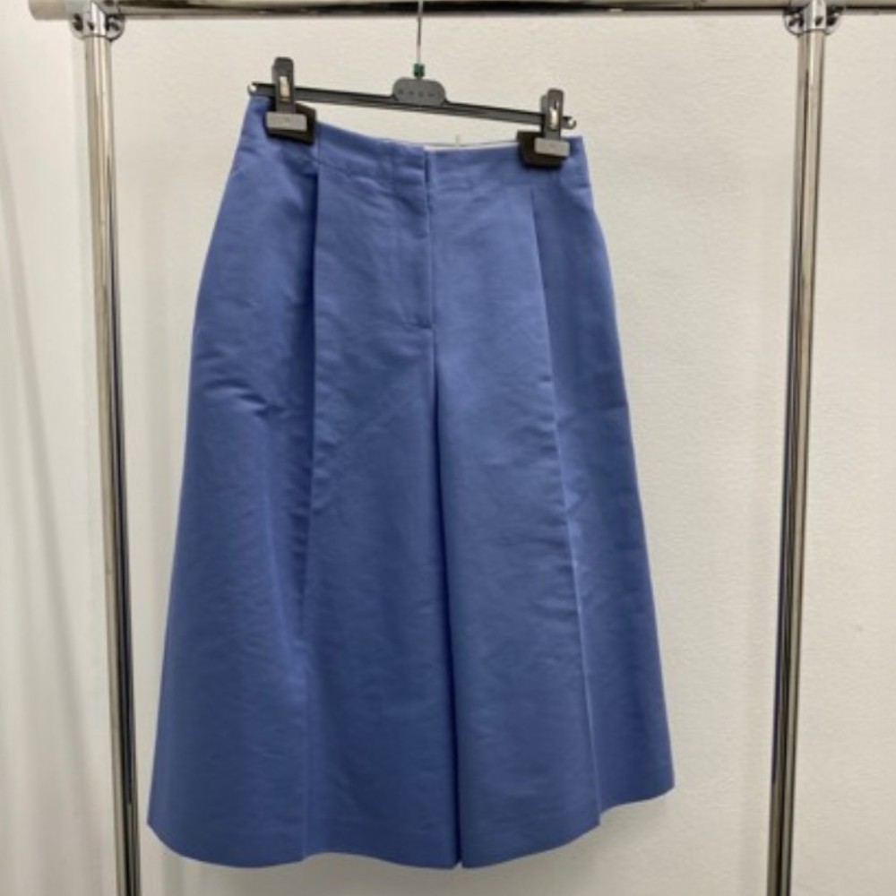 色彩に宿る美しさ【MARNI】ハイウエスト バミューダ パンツ
