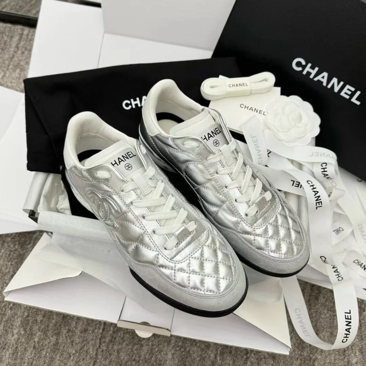 《サイドのCCが魅力☆》【CHANEL】2025年SSスニーカー
