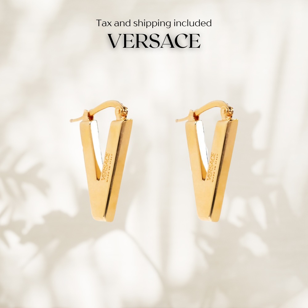 Versace ヴェルサーチのロゴが刻まれたイヤリング